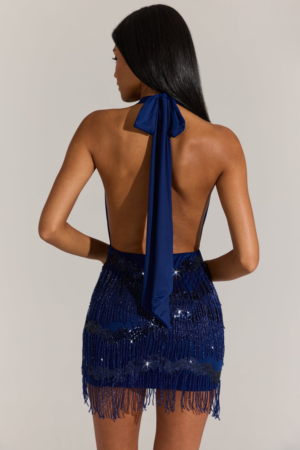 « Azur en Fête » — Robe Courte Dos-Nu à Franges, Bleu Cobalt