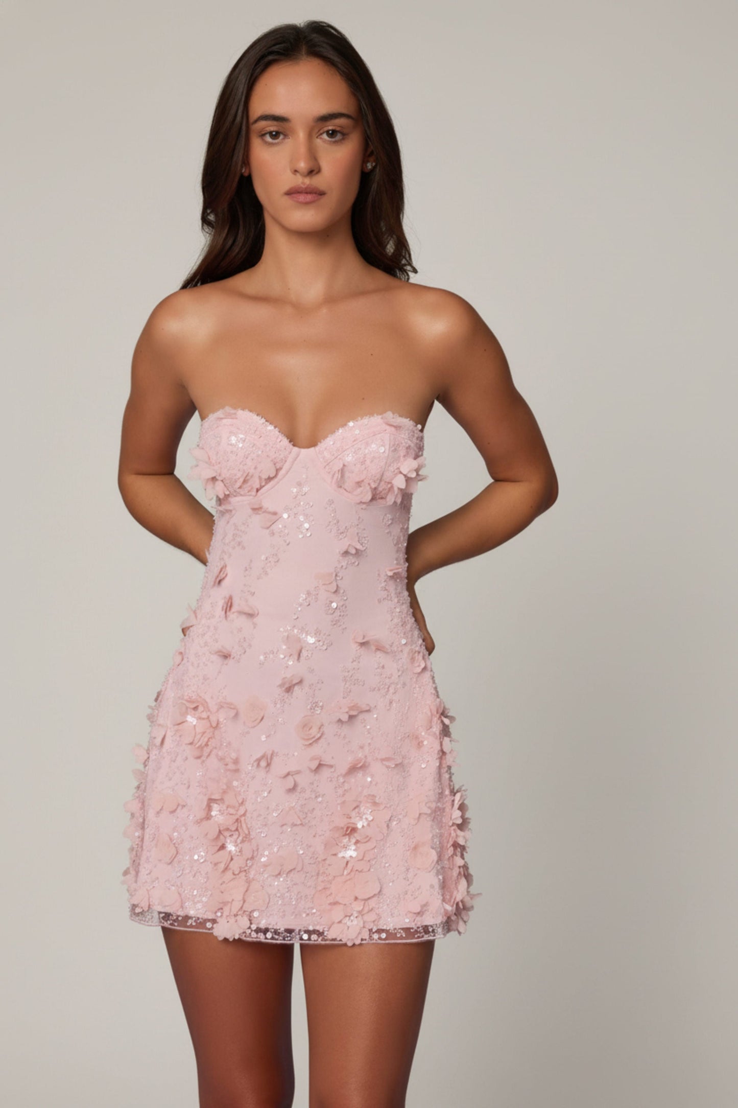 « Ingénue » — Robe Courte Bandeau Pailletée, Rose Ballet