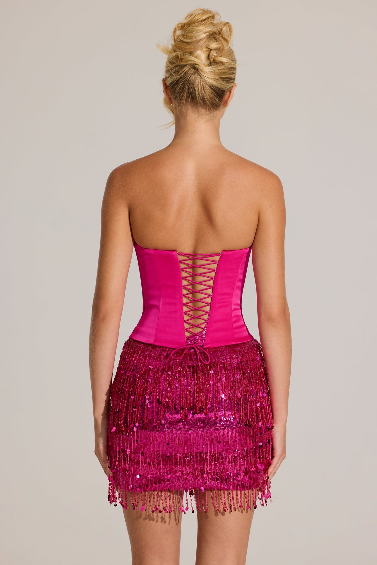 « Rhapsodie Dorée » — Robe Courte Corset à Franges, Rose Fuchsia