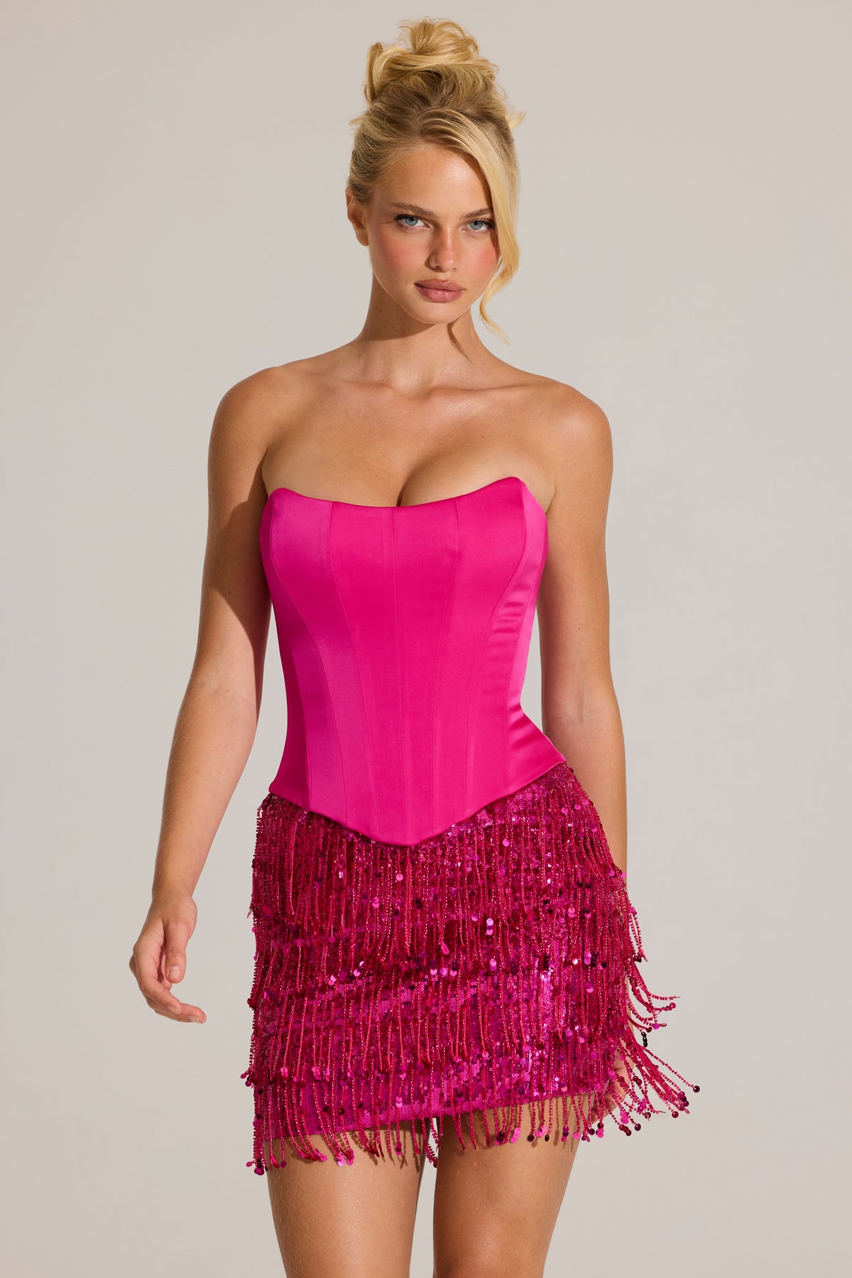 « Rhapsodie Dorée » — Robe Courte Corset à Franges, Rose Fuchsia