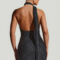 « Henrietta » — Robe Mini Dos Nu Ornée avec Écharpe, Noir