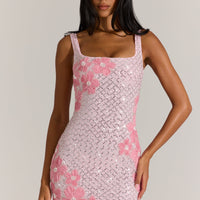 « Floraison » — Robe Courte Col Carré Brodée, Rose Poudré