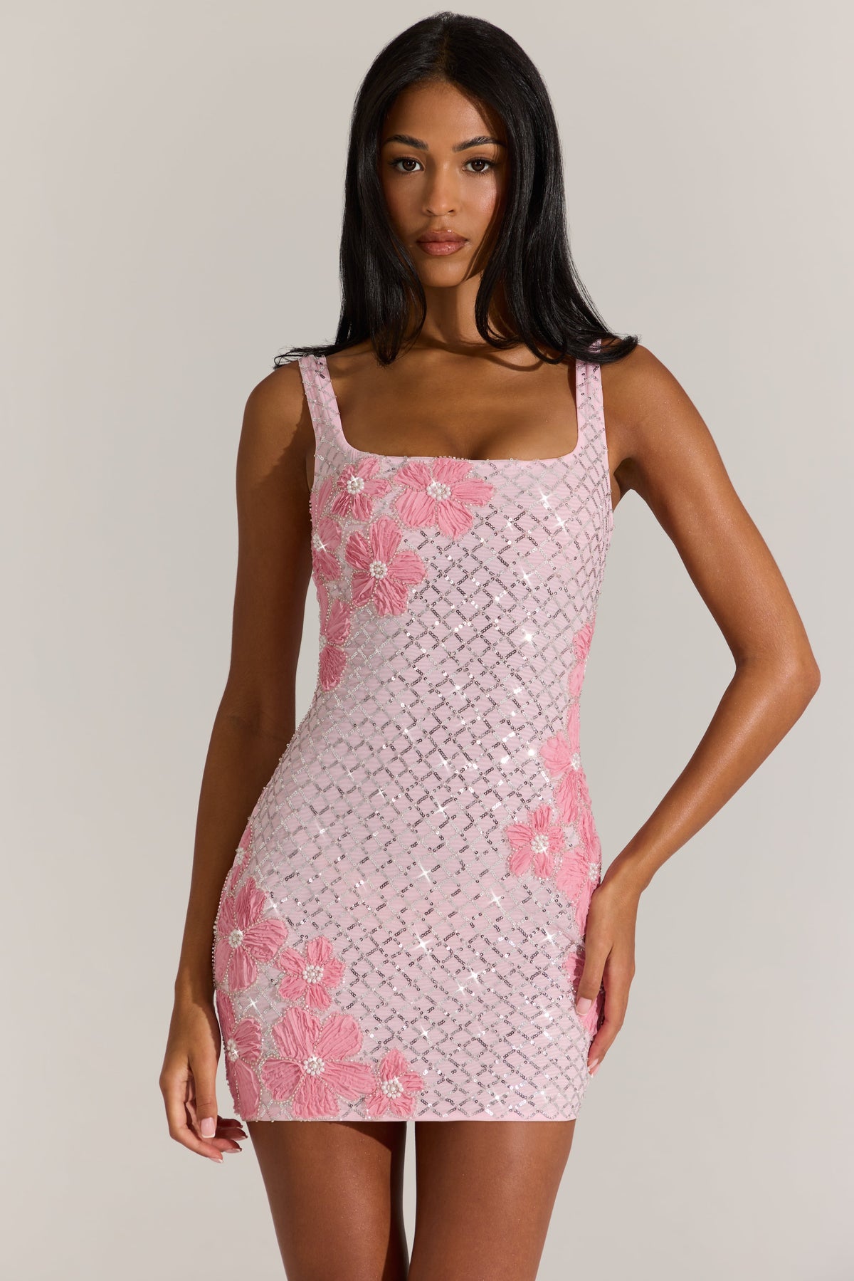 « Floraison » — Robe Courte Col Carré Brodée, Rose Poudré