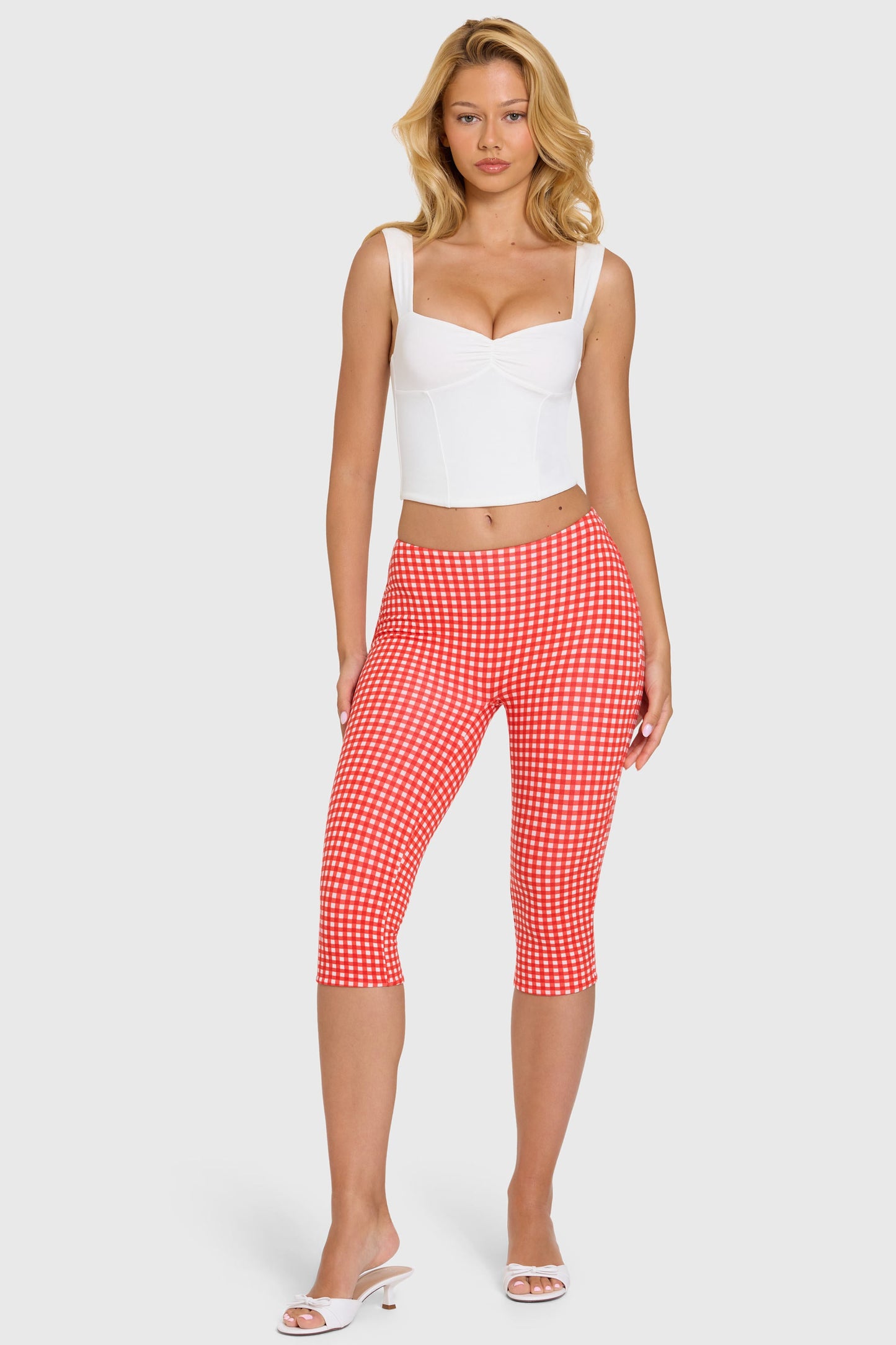 « Balade » — Pantalon Capri Taille Basse, Rouge Vichy — jiblia.store