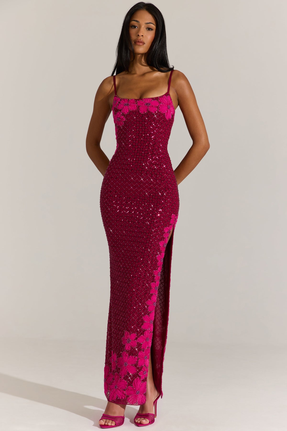 « Constellation » — Robe Longue Col Carré Brodée, Grenat