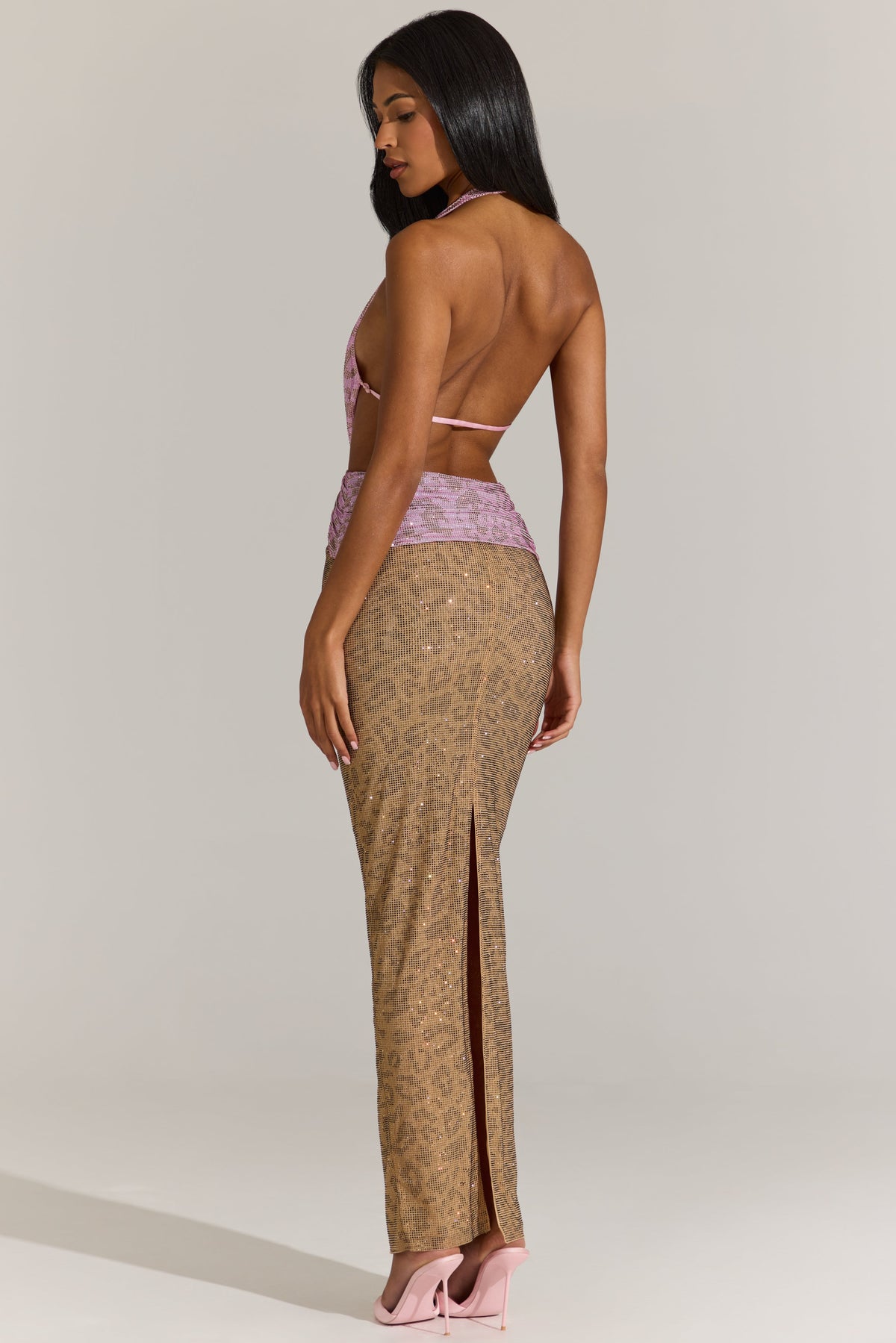 « Panthère Rose » — Robe Longue Découpée Ornée, Léopard Rose