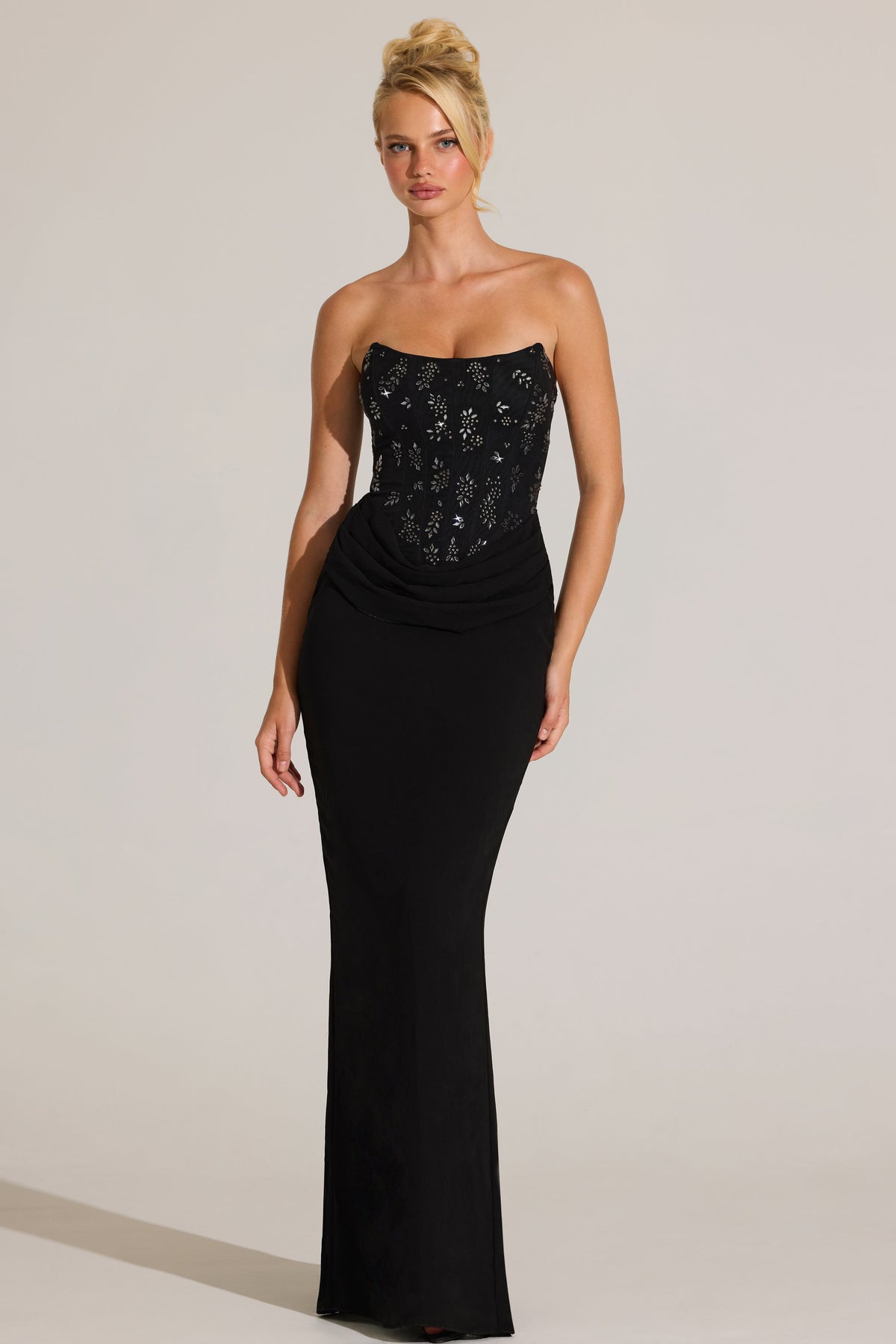« Ébène Couture » — Robe Longue Corset Orné, Noir