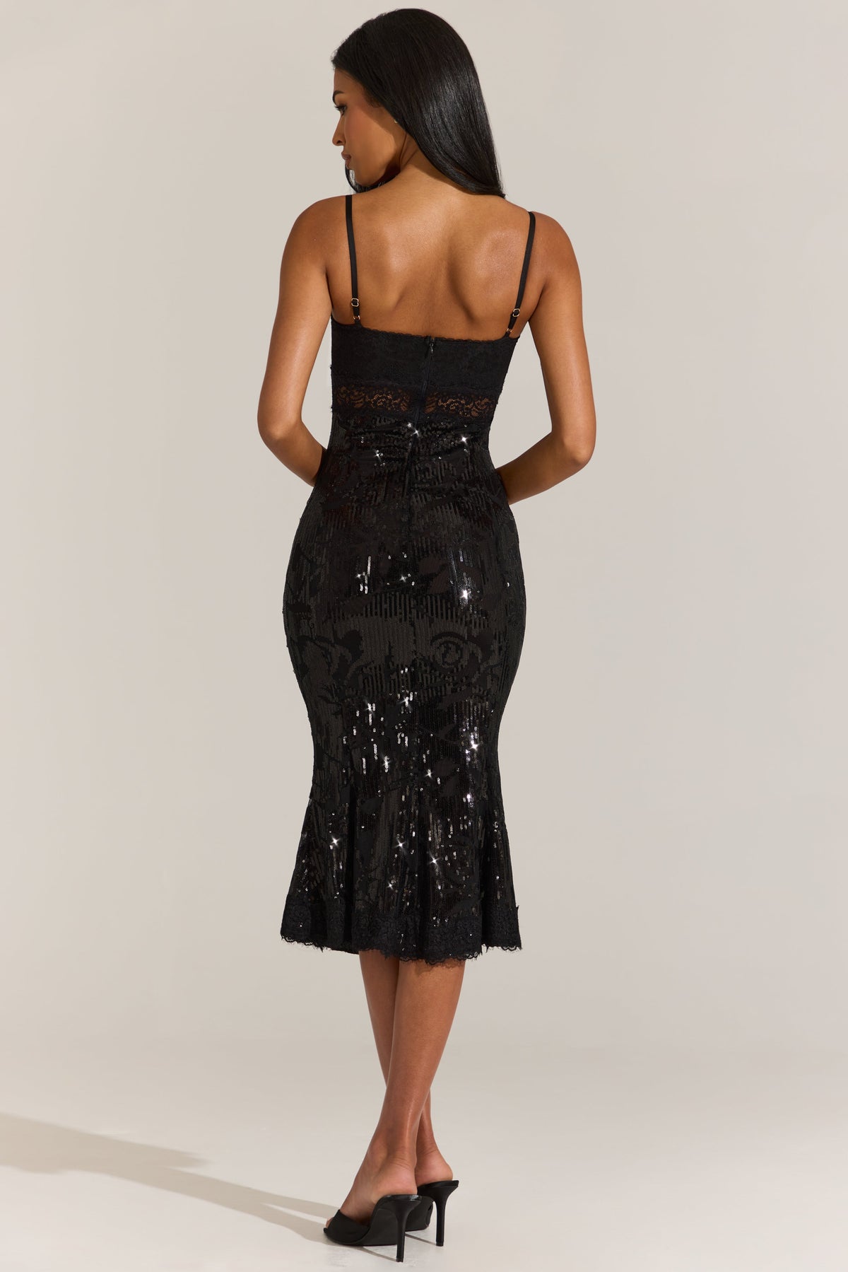 « Sirène Noire » — Robe Midi Bordée de Dentelle, Noir