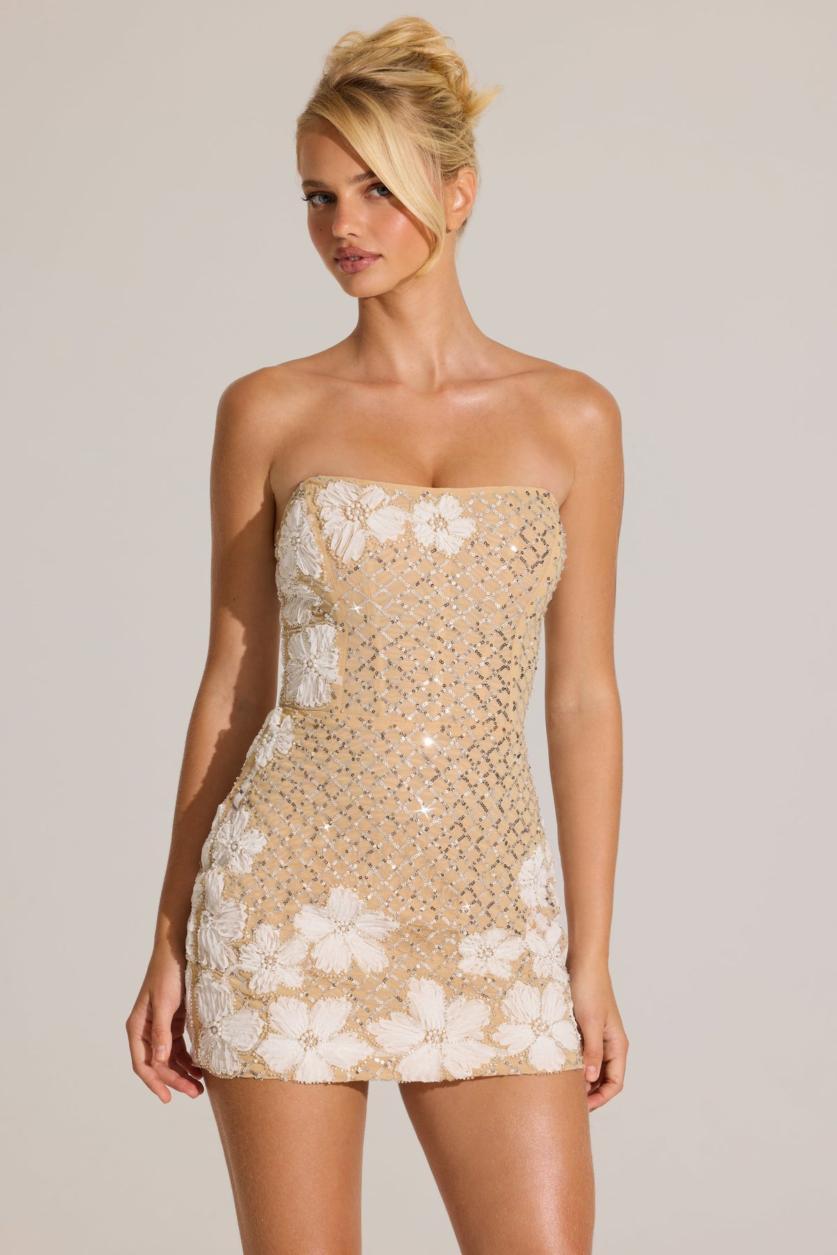 « Jardin d’Or » — Robe Courte Bandeau Brodée, Or