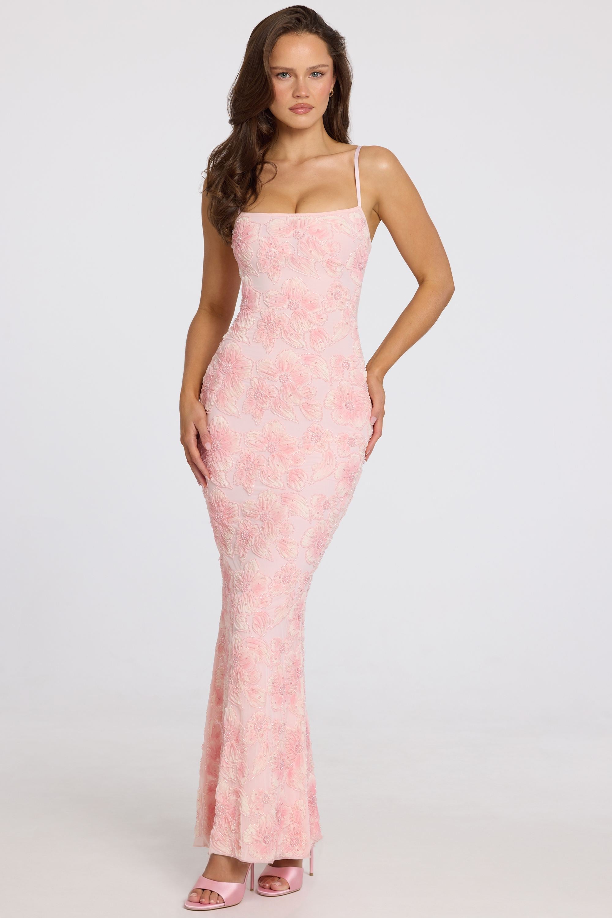 « Opale » — Robe Longue Sculptante Perlée, Rose Ombré