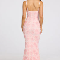 « Opale » — Robe Longue Sculptante Perlée, Rose Ombré