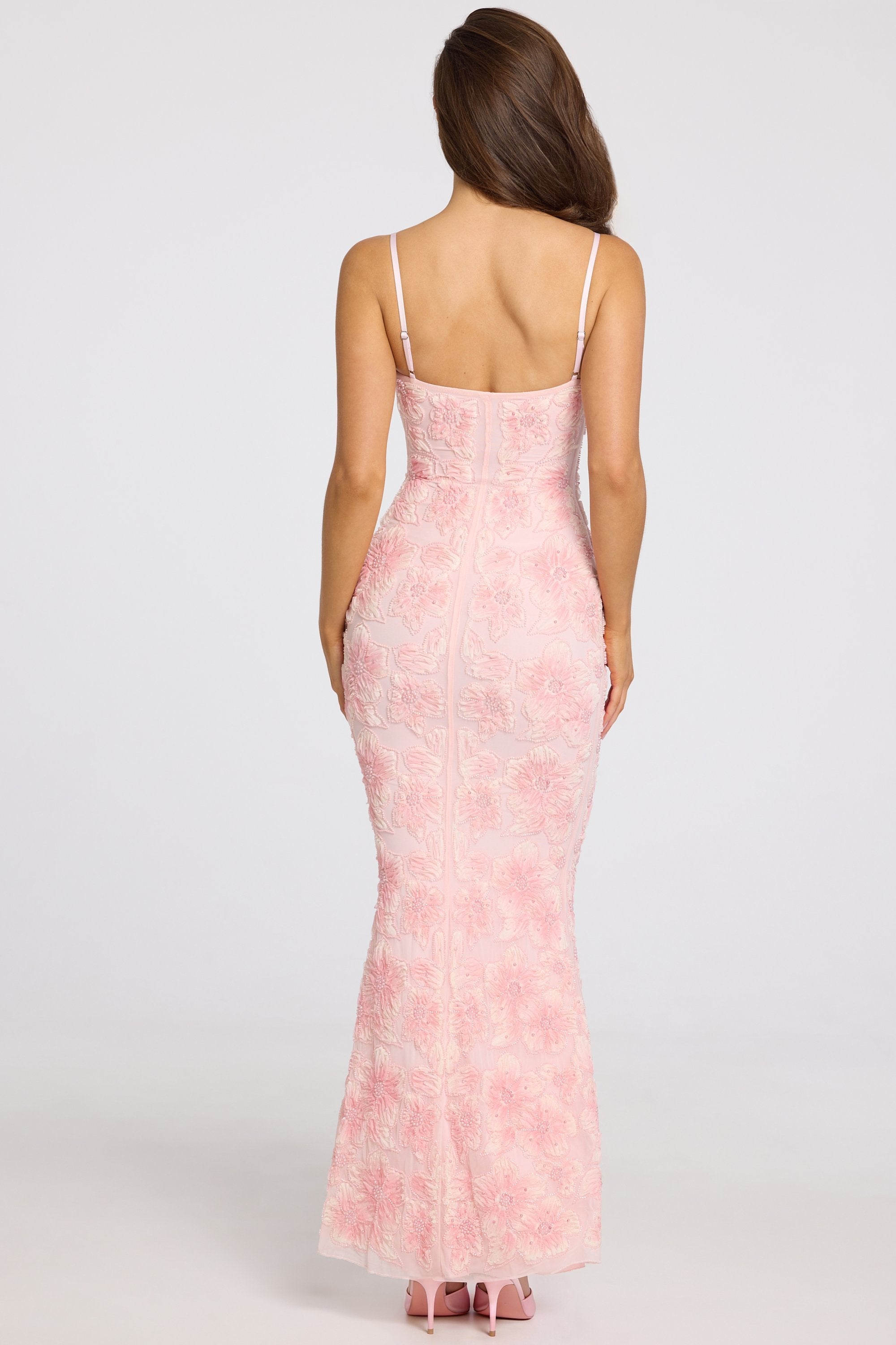 « Opale » — Robe Longue Sculptante Perlée, Rose Ombré