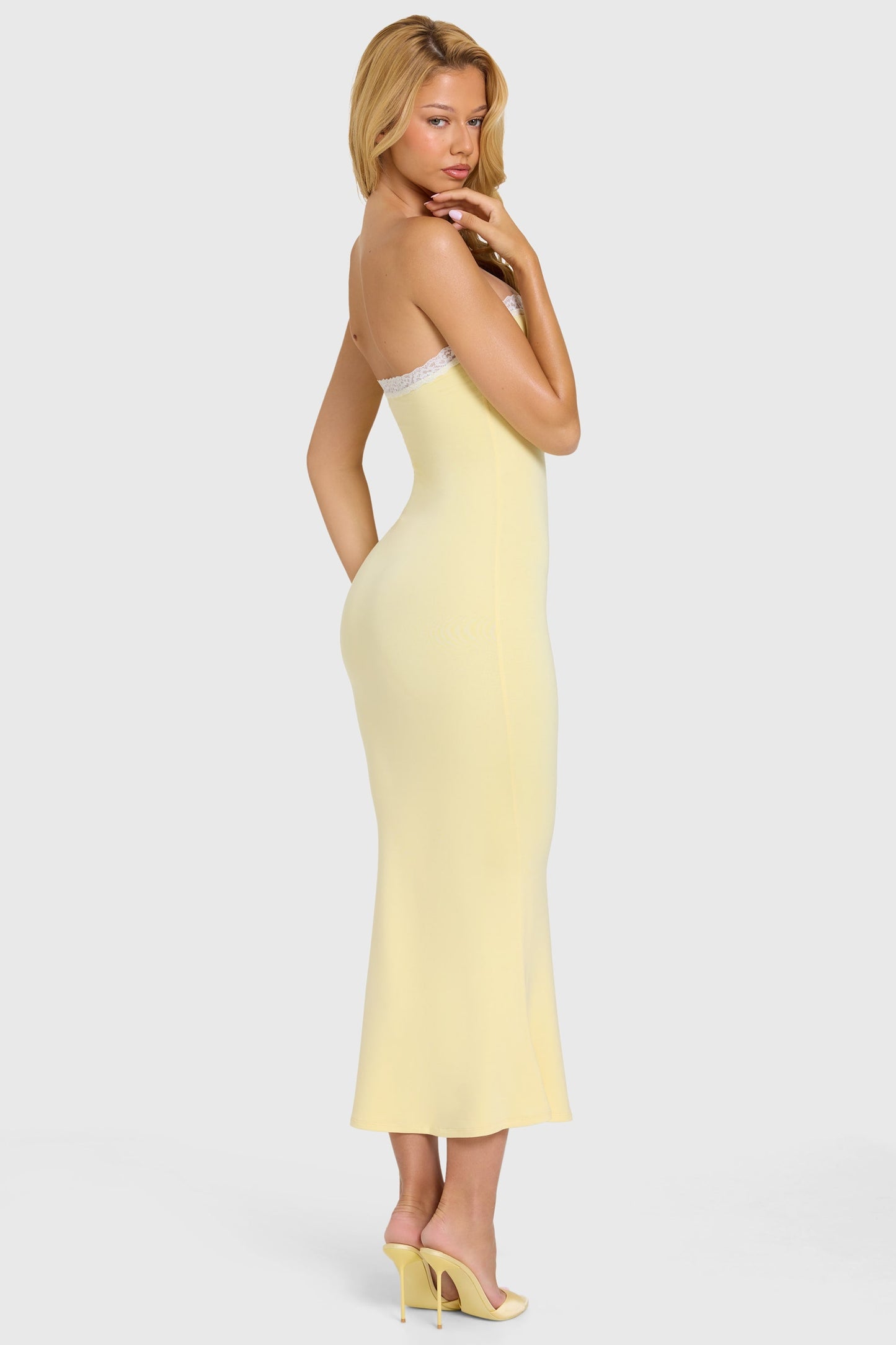 « Douceur » — Robe Midi Dentelle Modal, Beurre