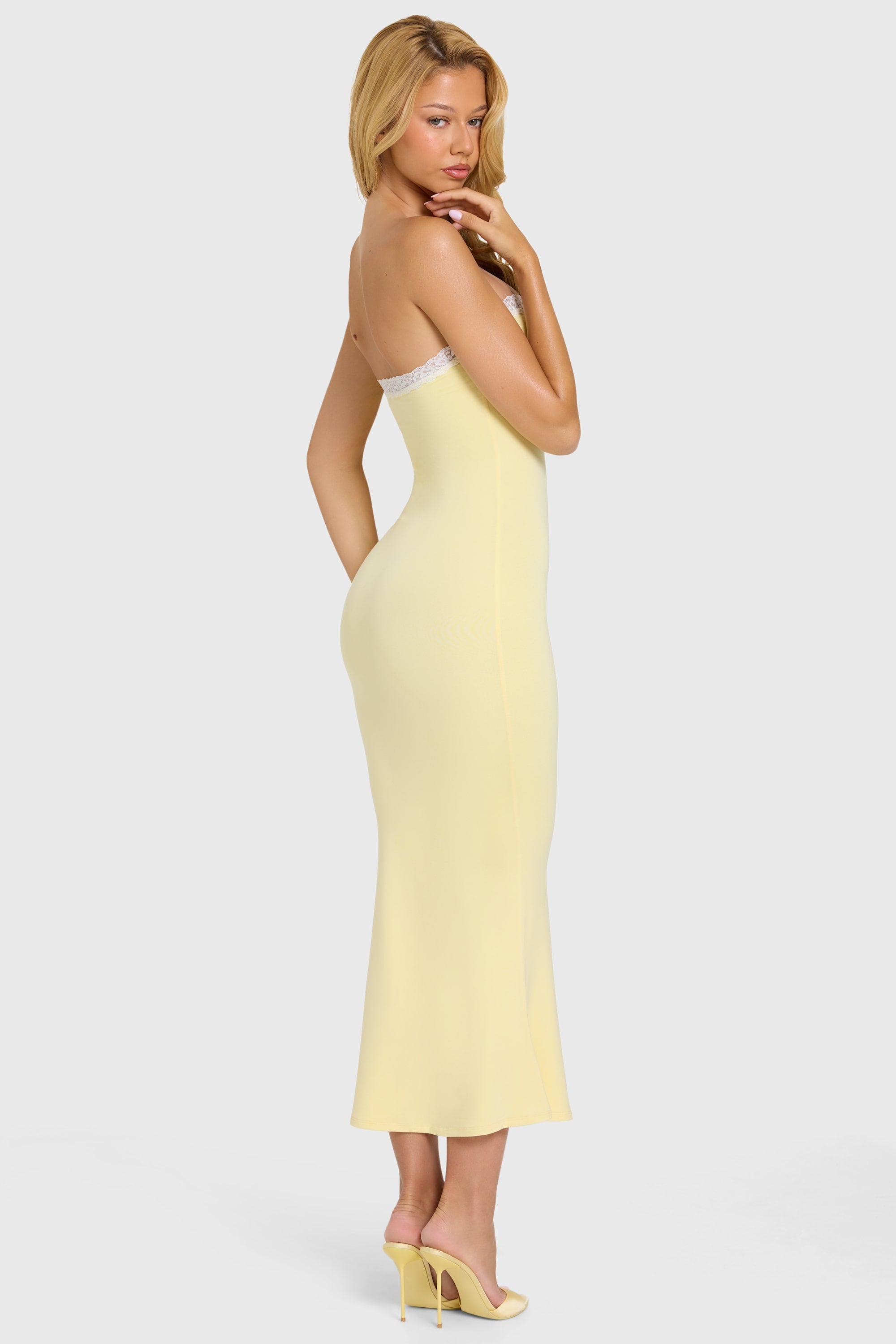 « Douceur » — Robe Midi Dentelle Modal, Beurre