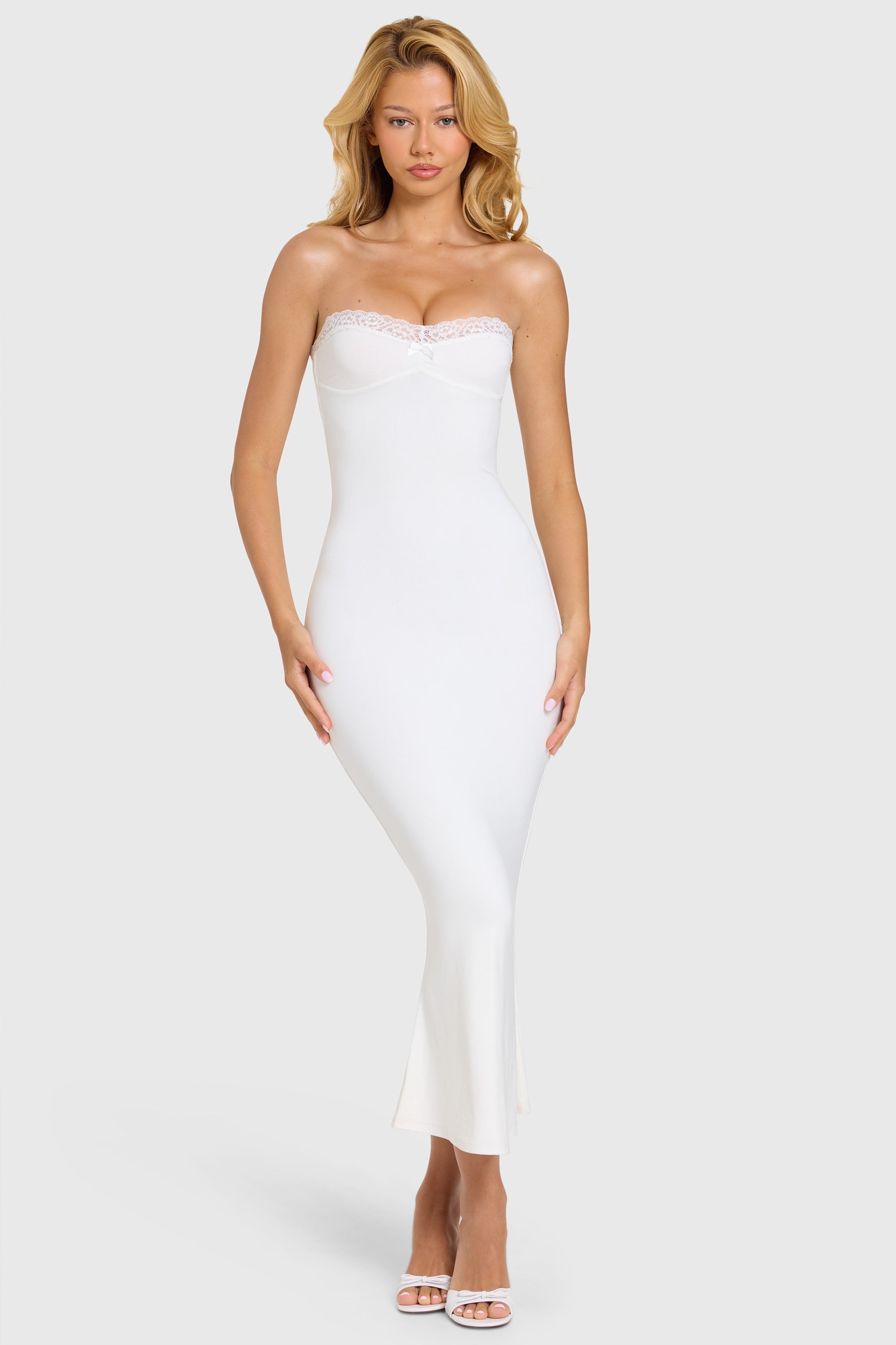 « Douceur » — Robe Midi Dentelle Modal, Coco