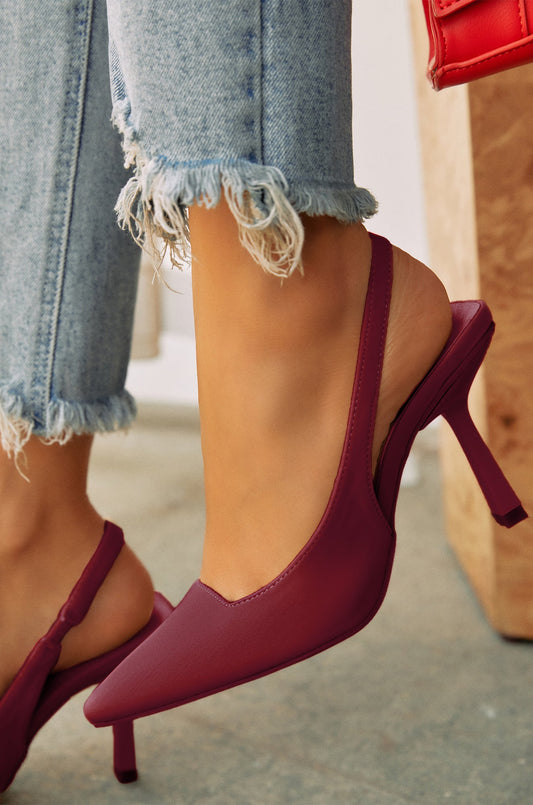 « Cariatide » — Escarpins Slingback, Bordeaux