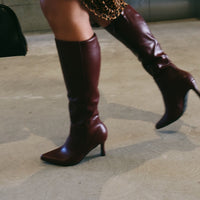« Rubis d’Automne » — Bottes Hautes à Talon, Bordeaux